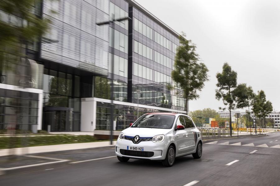  Renault Twingo le coq sportif 2019 года  (фото 26 из 28)